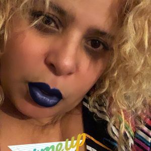 Meet your Posher, Yvette